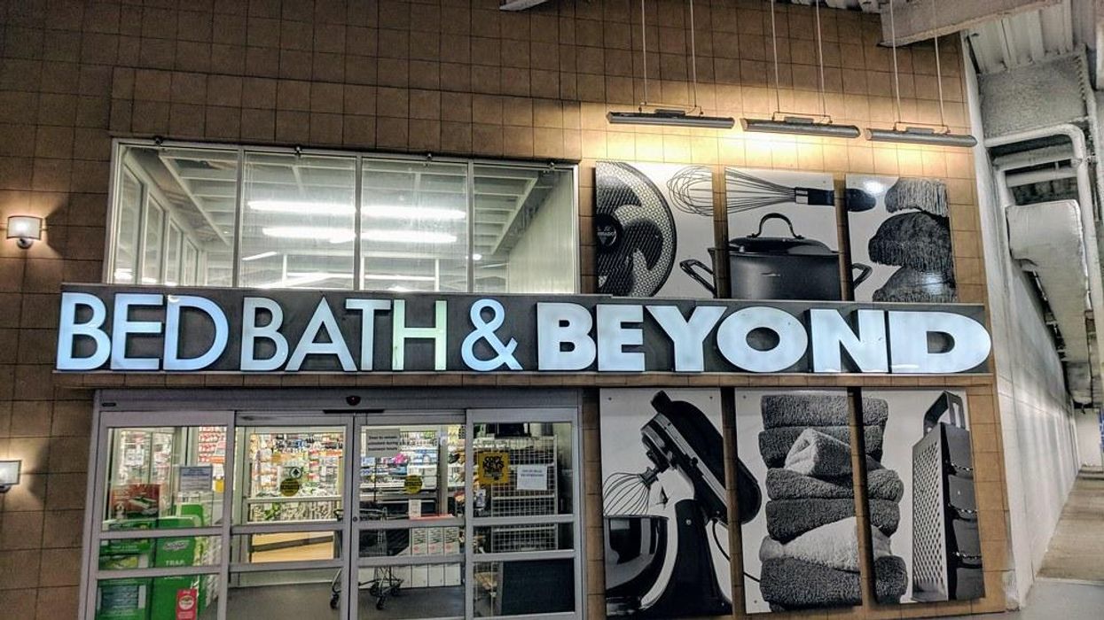 Macy's holiday lulls; Bed Bath & Beyond, Boxed on the brink